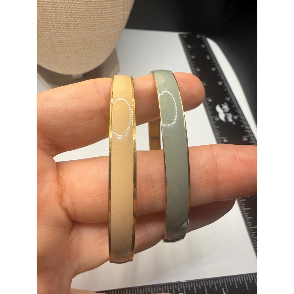 J Crew Enamel Bangle Bracelet Set Sage Green Tan Gold Tone Minimalist Stack 2pc